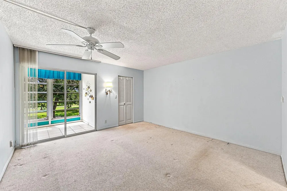 2901 VICTORIA CIRCLE #D2 Coconut Creek, FL 33066