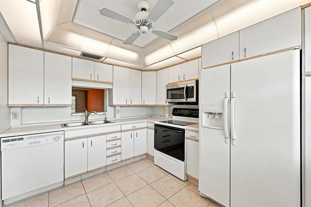 2901 VICTORIA CIRCLE #D2 Coconut Creek, FL 33066