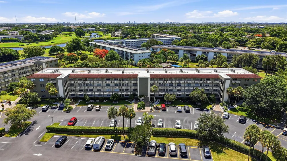 2901 VICTORIA CIRCLE #D2 Coconut Creek, FL 33066
