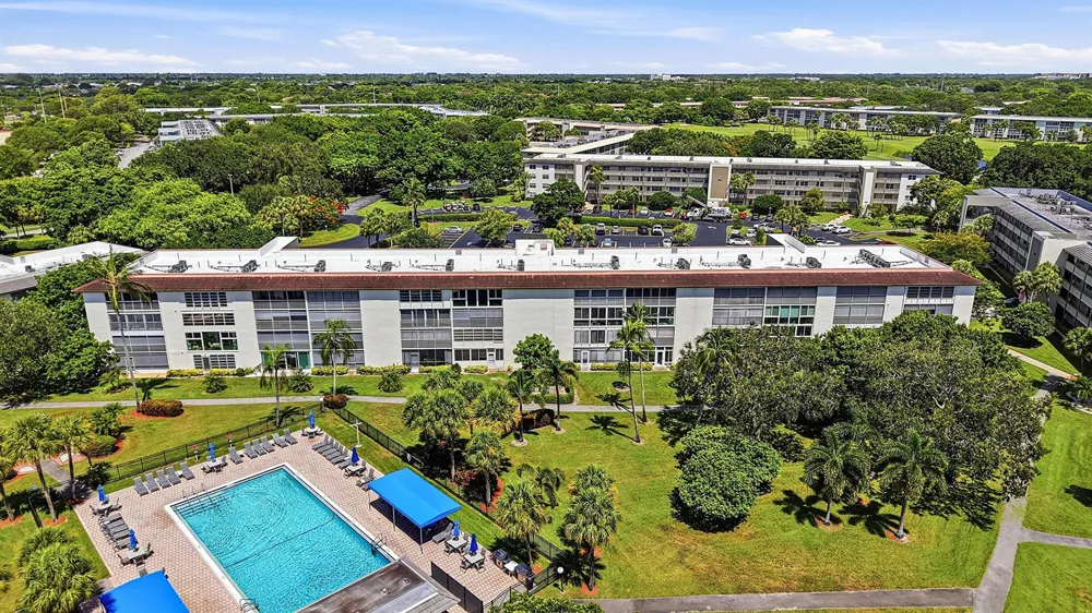 2901 VICTORIA CIRCLE #D2 Coconut Creek, FL 33066