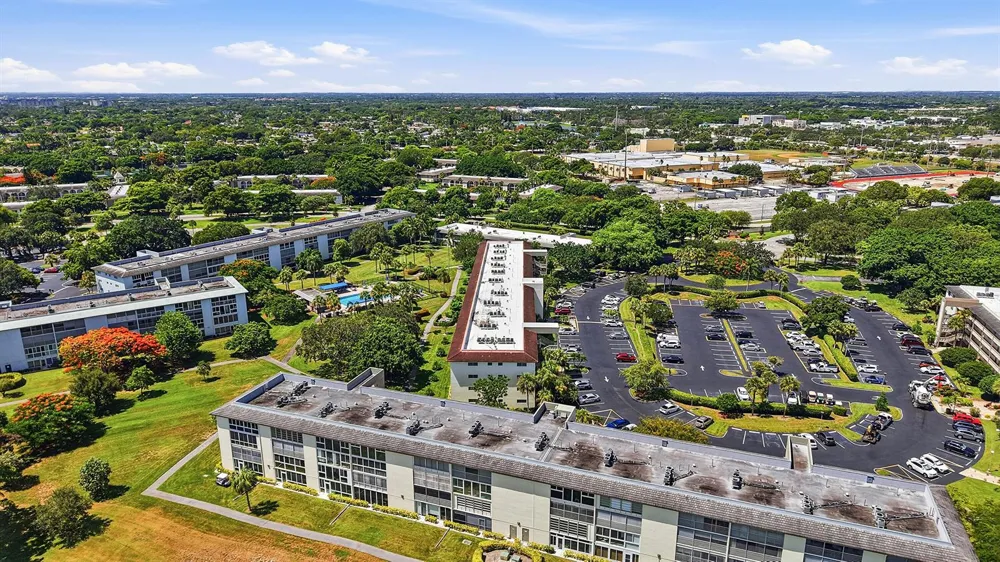 2901 VICTORIA CIRCLE #D2 Coconut Creek, FL 33066