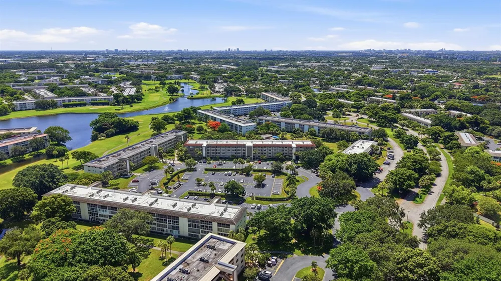 2901 VICTORIA CIRCLE #D2 Coconut Creek, FL 33066