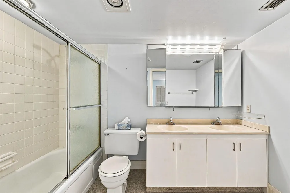 2901 VICTORIA CIRCLE #D2 Coconut Creek, FL 33066