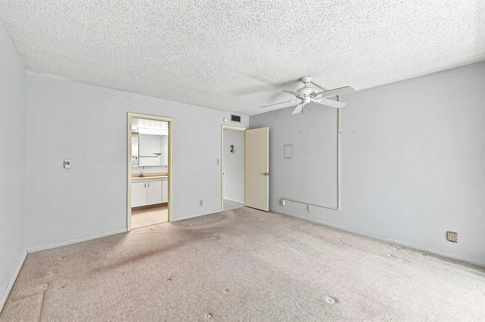 2901 VICTORIA CIRCLE #D2 Coconut Creek, FL 33066