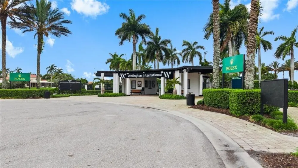 17433 Hamlin Boulevard Loxahatchee, FL 33470