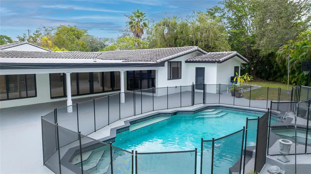 13401 SW 83RD AVENUE Pinecrest, FL 33156