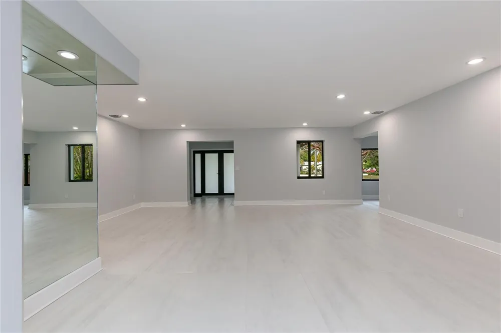 13401 SW 83RD AVENUE Pinecrest, FL 33156