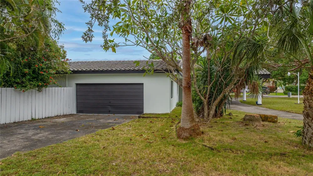 13401 SW 83RD AVENUE Pinecrest, FL 33156