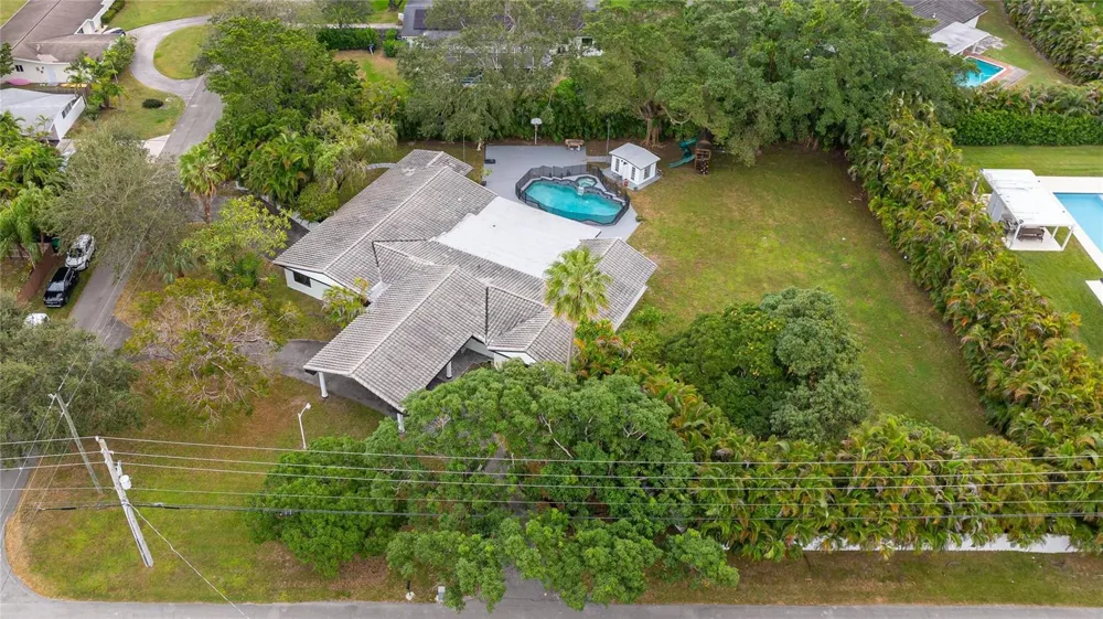 13401 SW 83RD AVENUE Pinecrest, FL 33156