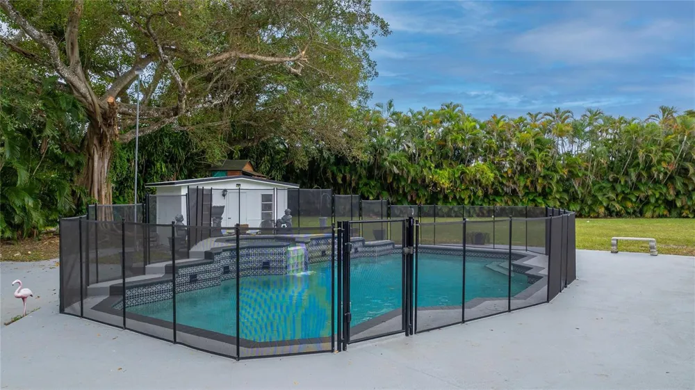 13401 SW 83RD AVENUE Pinecrest, FL 33156