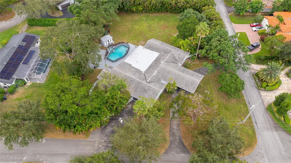 13401 SW 83RD AVENUE Pinecrest, FL 33156