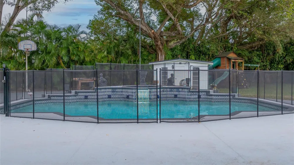13401 SW 83RD AVENUE Pinecrest, FL 33156