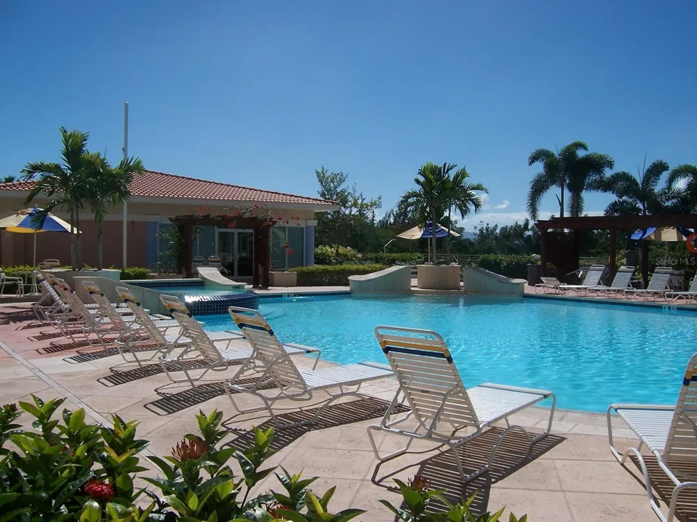 1020 DIAZ WAY STREET #720 Carolina, PR 00979