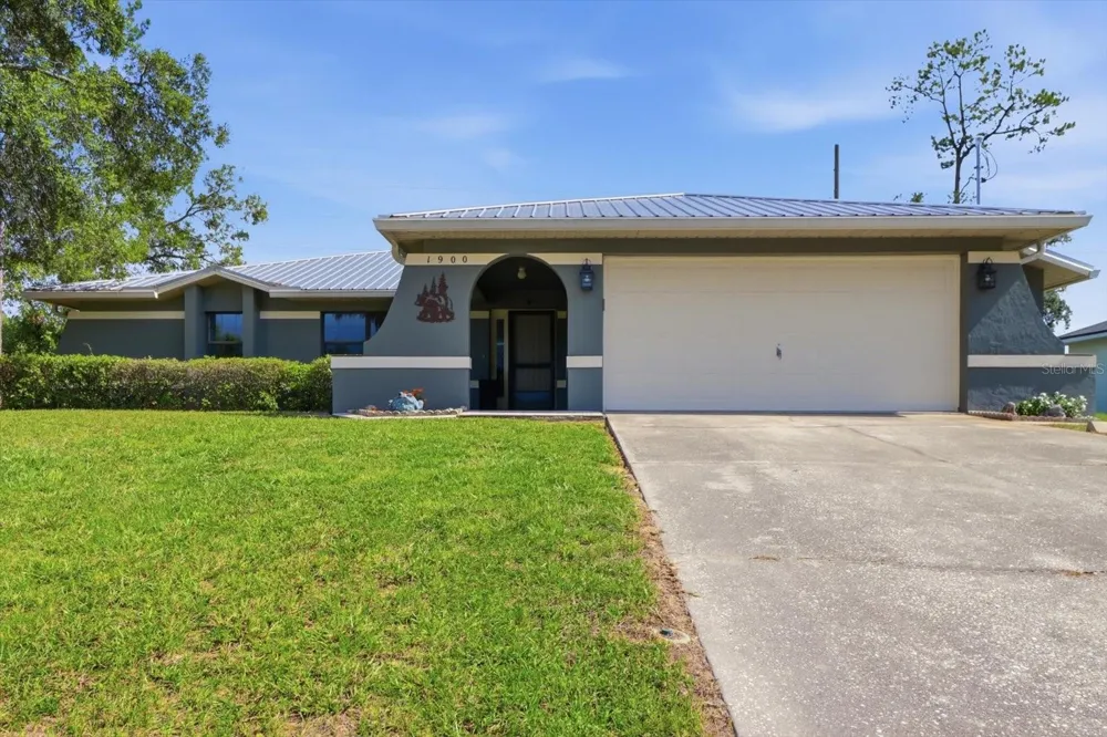 1900 W ALHAMBRA DRIVE Citrus Springs, FL 34434