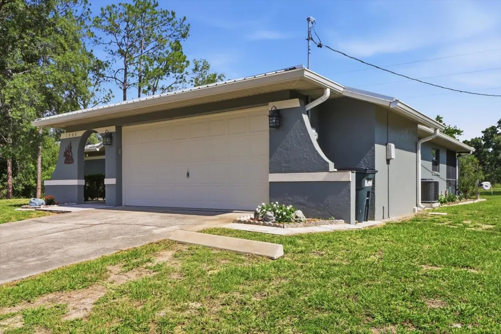 1900 W ALHAMBRA DRIVE Citrus Springs, FL 34434
