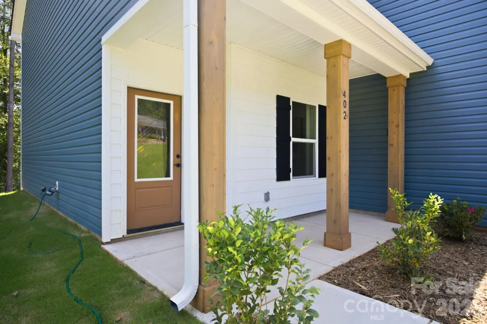402 North Street Dallas, NC 28034