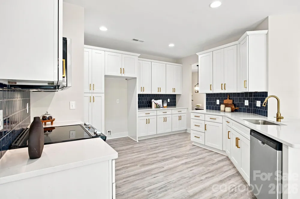 402 North Street Dallas, NC 28034