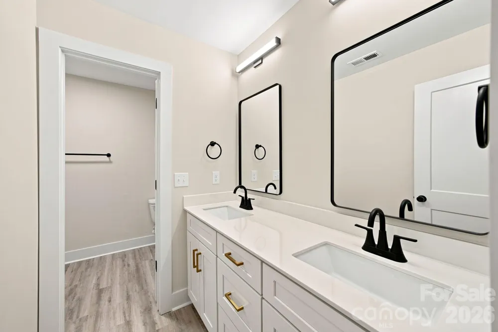 402 North Street Dallas, NC 28034