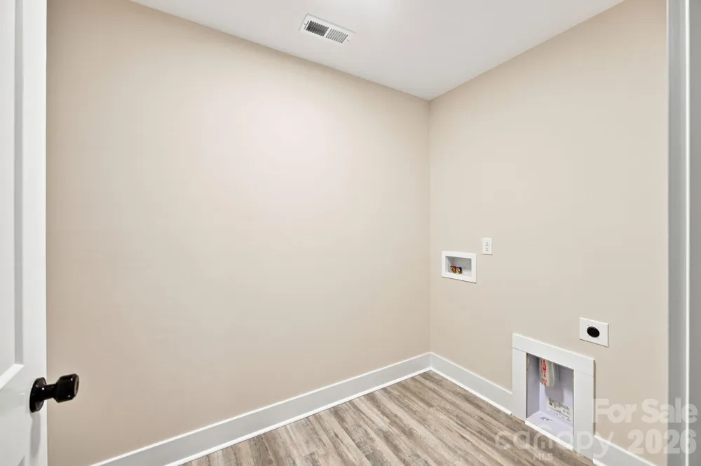 402 North Street Dallas, NC 28034