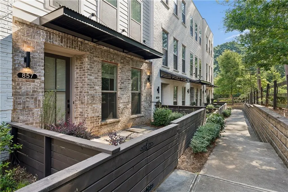 857 Constellation Drive Decatur, GA 30033