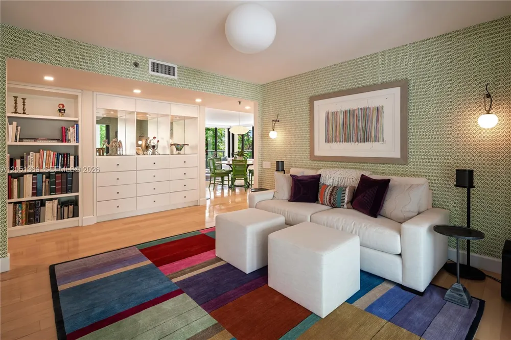 2575 S Bayshore Dr #5B Coconut Grove, FL 33133