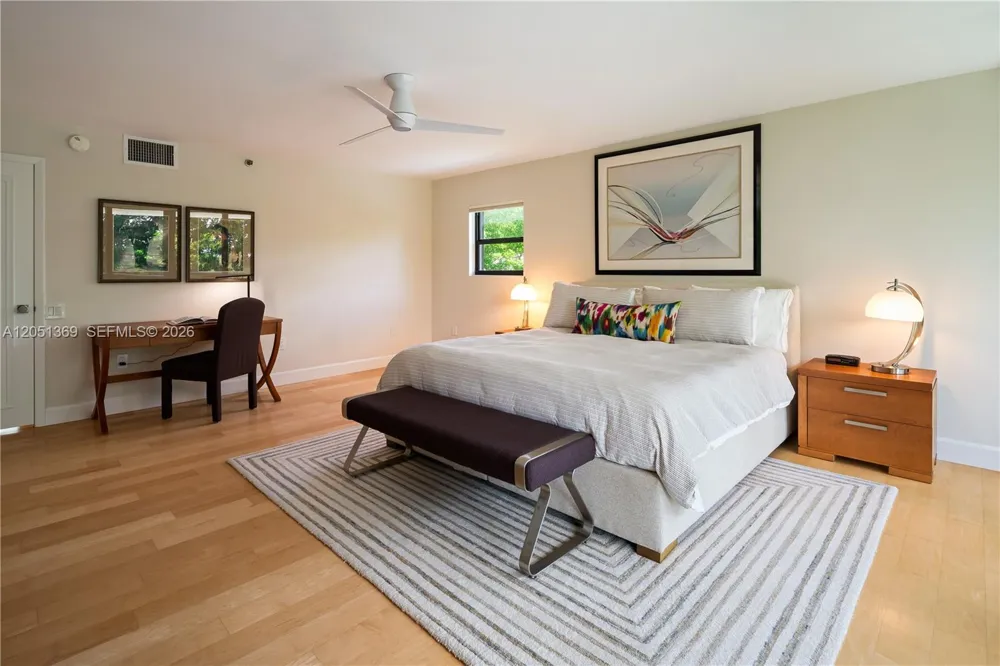 2575 S Bayshore Dr #5B Coconut Grove, FL 33133