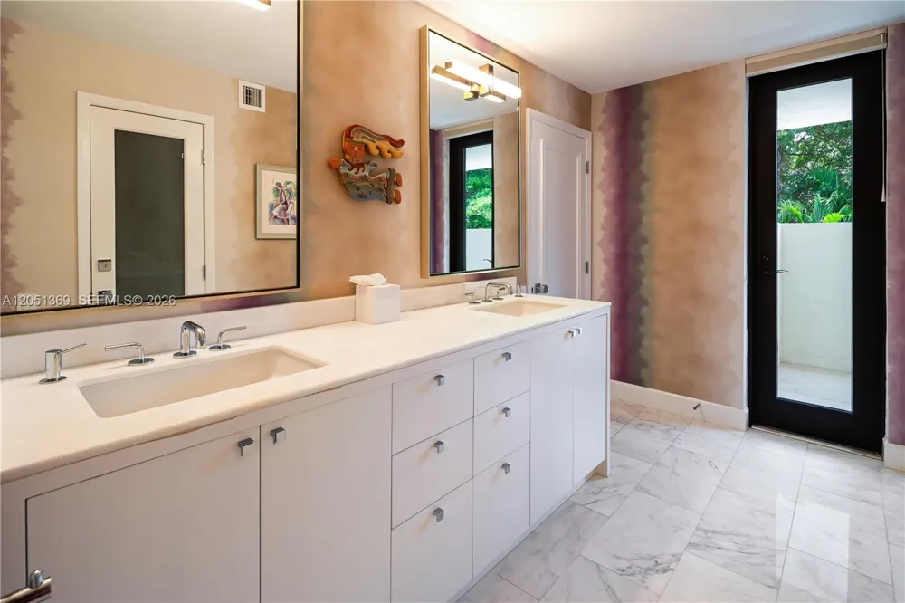 2575 S Bayshore Dr #5B Coconut Grove, FL 33133