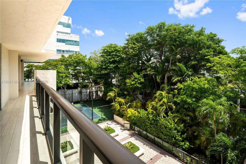 2575 S Bayshore Dr #5B Coconut Grove, FL 33133