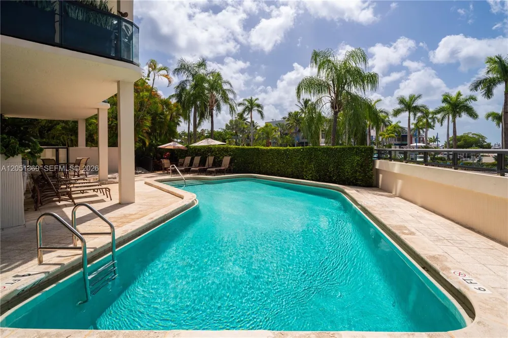 2575 S Bayshore Dr #5B Coconut Grove, FL 33133