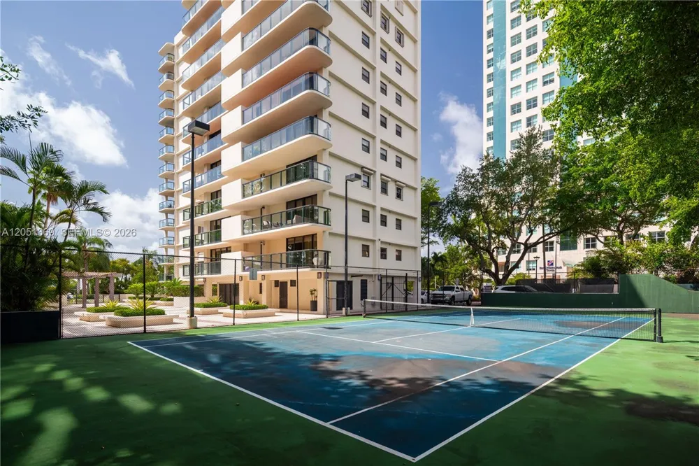 2575 S Bayshore Dr #5B Coconut Grove, FL 33133