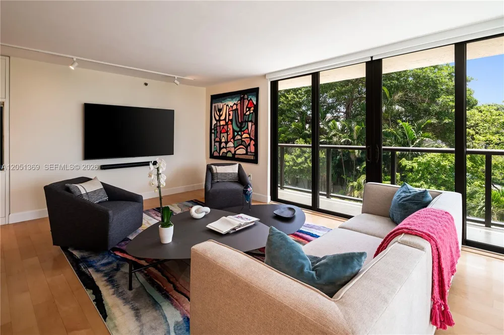 2575 S Bayshore Dr #5B Coconut Grove, FL 33133