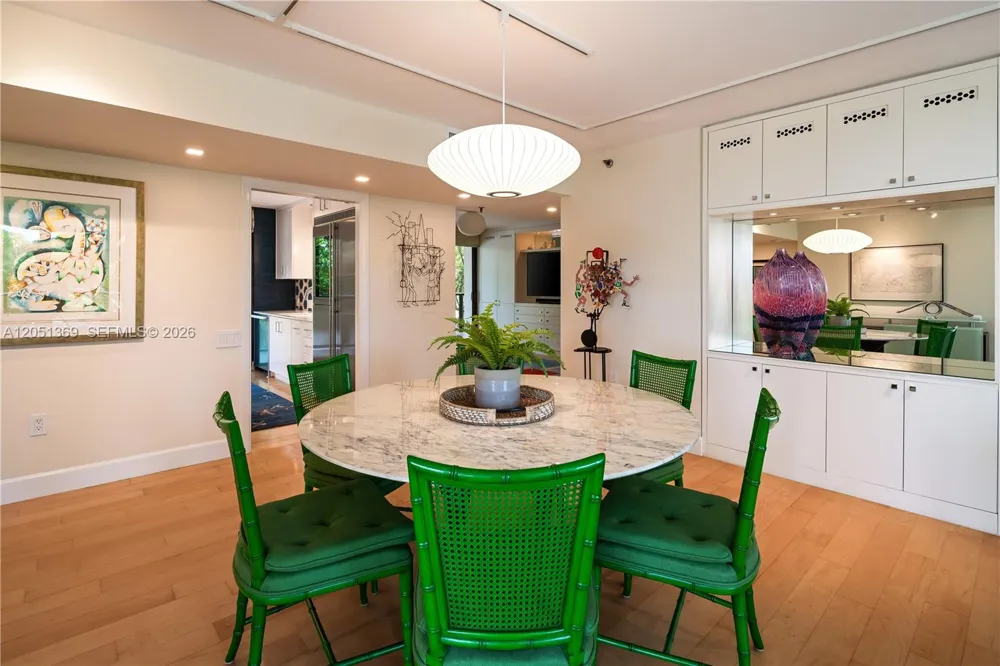2575 S Bayshore Dr #5B Coconut Grove, FL 33133