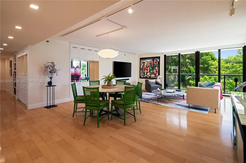 2575 S Bayshore Dr #5B Coconut Grove, FL 33133
