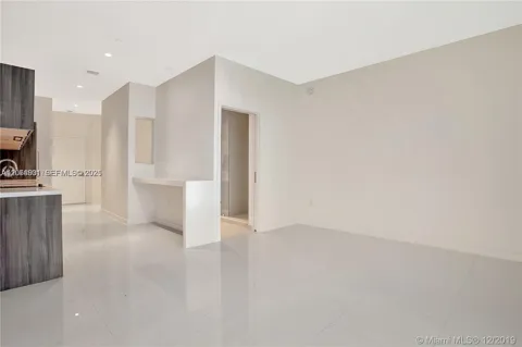 851 NE 1st Ave #504