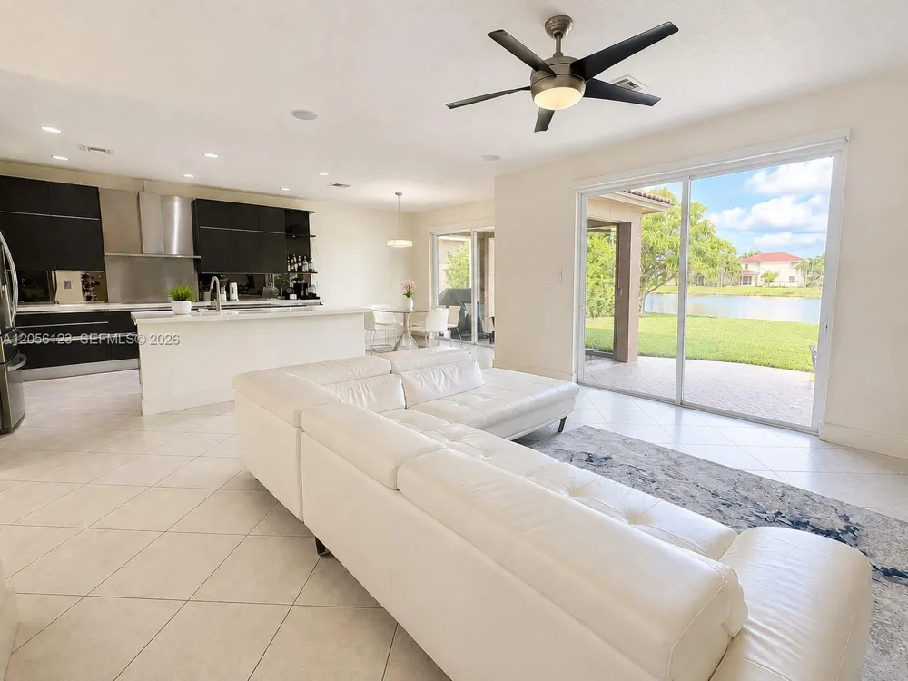 4415 E Whitewater Ave #0 Weston, FL 33332