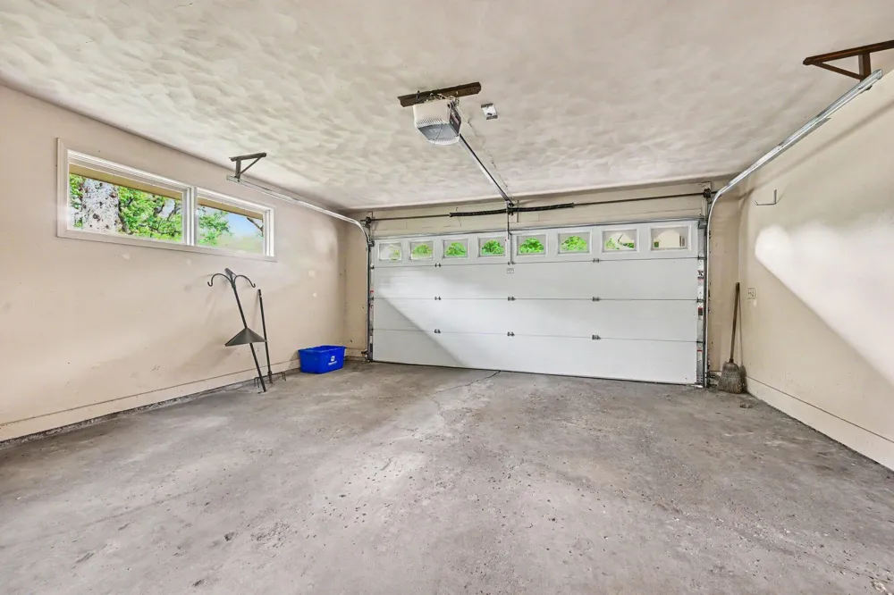 1926 Greenbriar Drive Portage, MI 49024