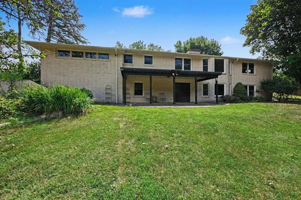 1926 Greenbriar Drive Portage, MI 49024