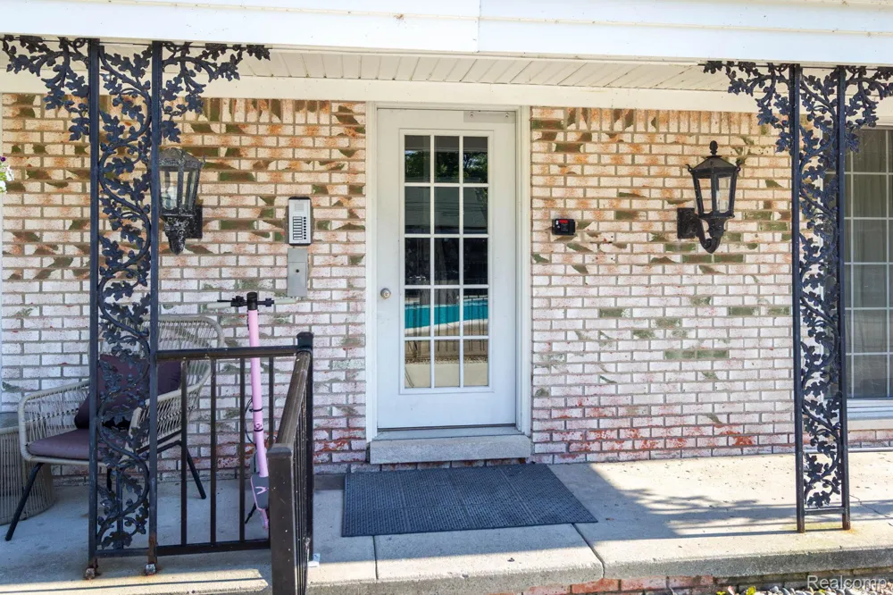 24360 East River Road #36 Grosse Ile Township, MI 48138