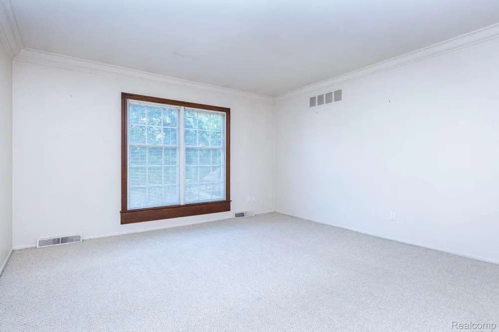 24360 East River Road #36 Grosse Ile Township, MI 48138