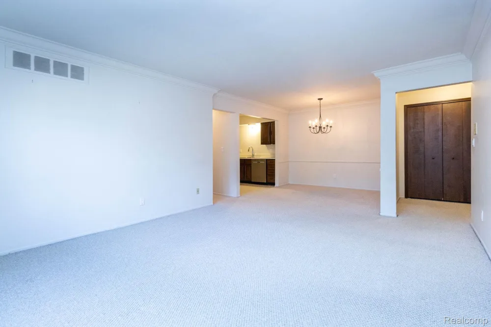 24360 East River Road #36 Grosse Ile Township, MI 48138