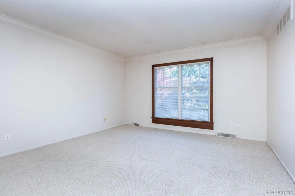 24360 East River Road #36 Grosse Ile Township, MI 48138