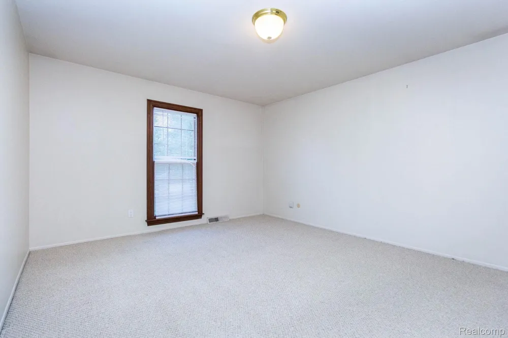 24360 East River Road #36 Grosse Ile Township, MI 48138