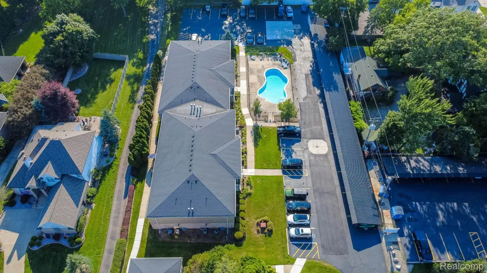 24360 East River Road #36 Grosse Ile Township, MI 48138