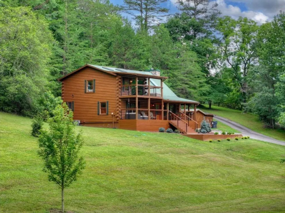 355 Happy Valley Lane Morganton, GA 30560