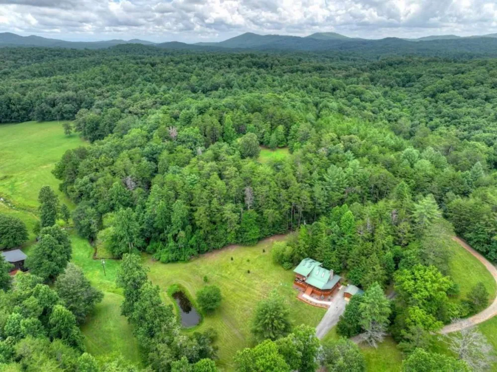 355 Happy Valley Lane Morganton, GA 30560
