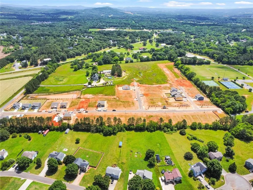 1016 Royal Anne Court Euharlee, GA 30145