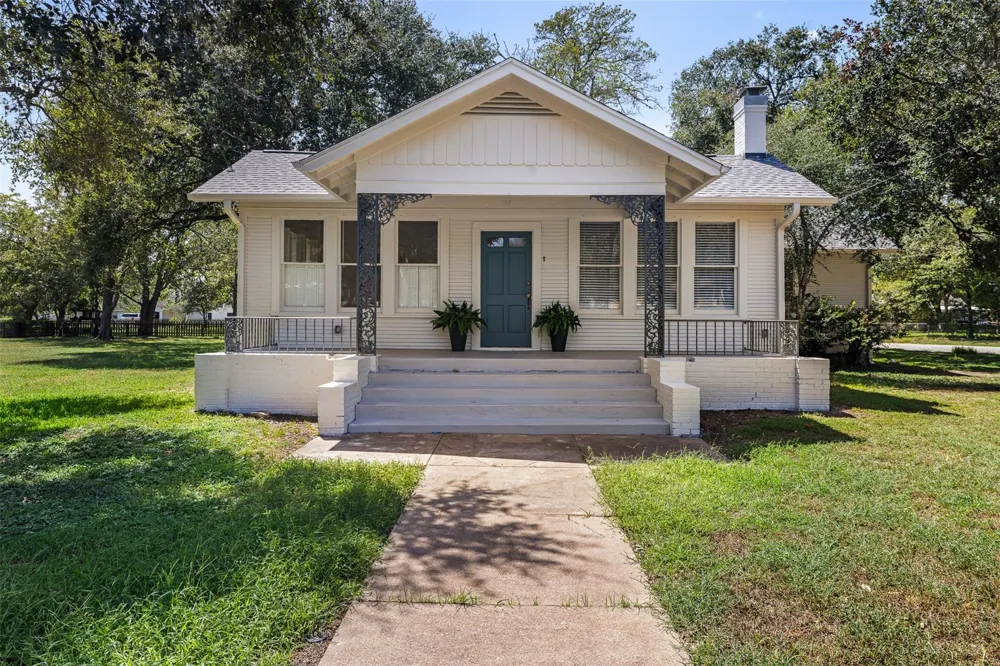 918 S Madison Street La Grange, TX 78945