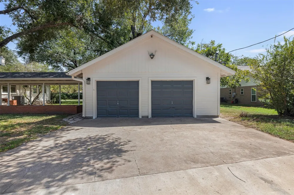 918 S Madison Street La Grange, TX 78945