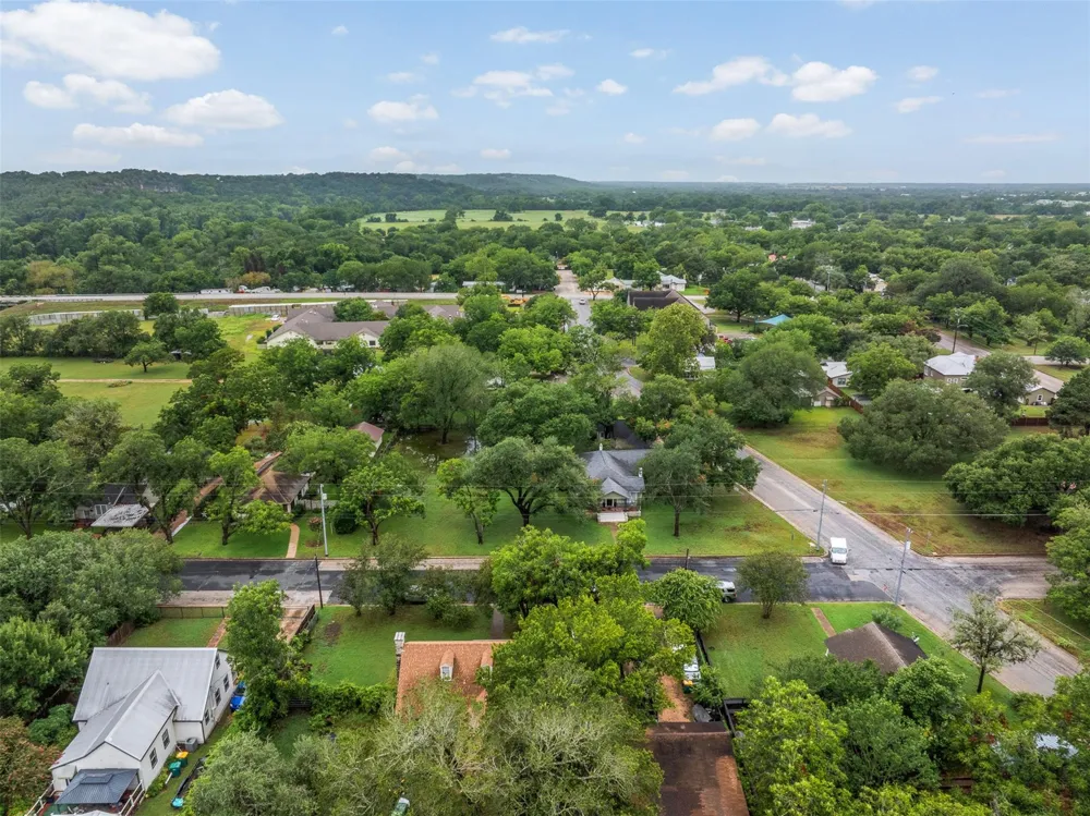 918 S Madison Street La Grange, TX 78945