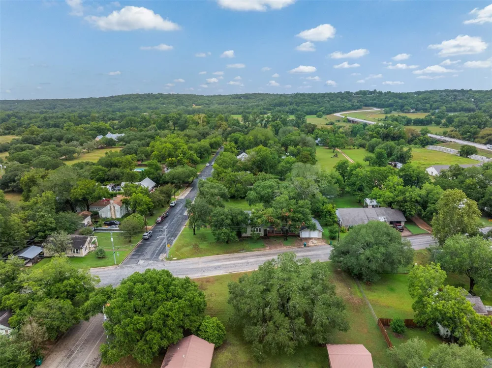918 S Madison Street La Grange, TX 78945